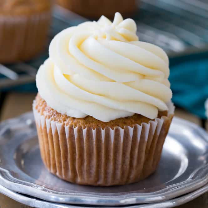 How to Make Perfect Cream Cheese Frosting for Cake